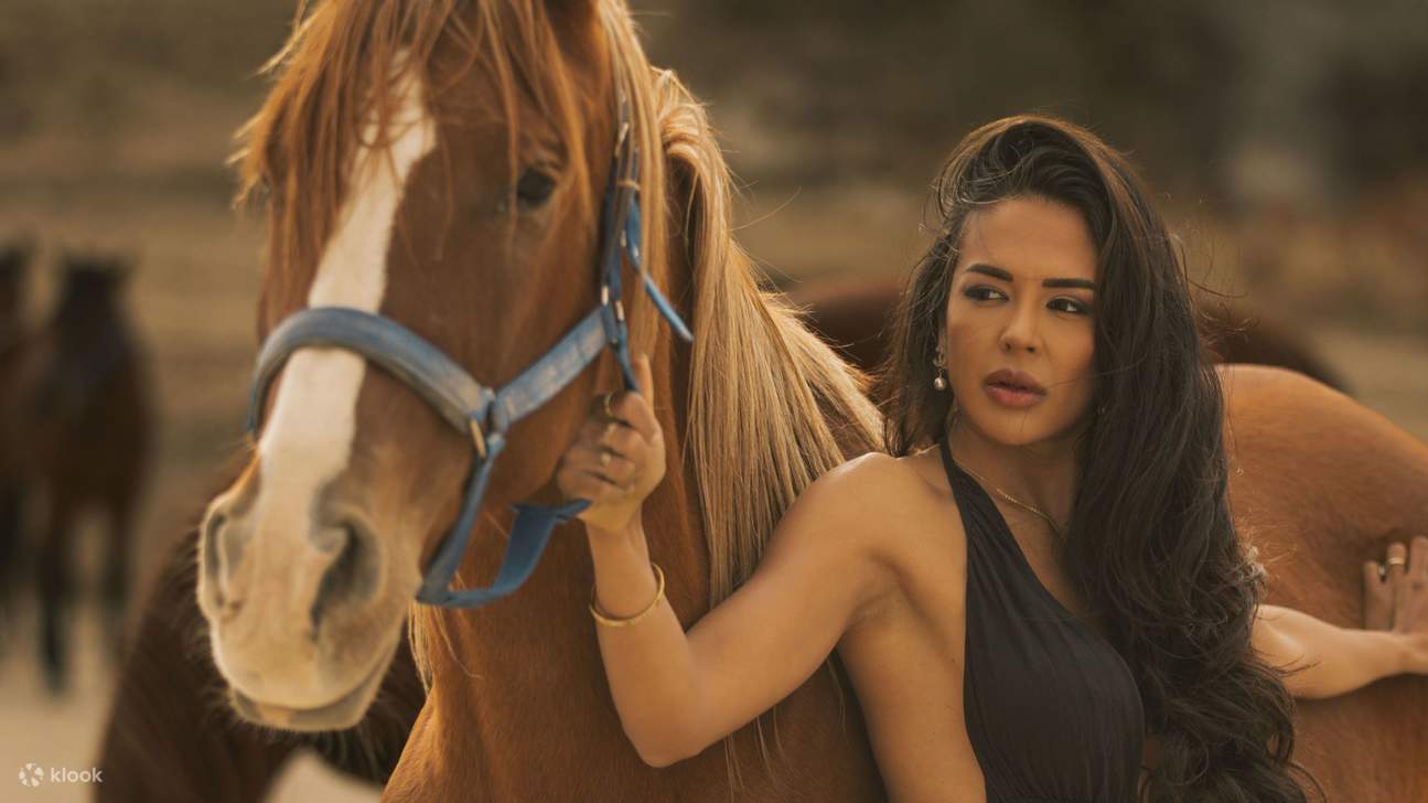 Running wild horses photoshoot experience in Cappadocia - Klook Estados