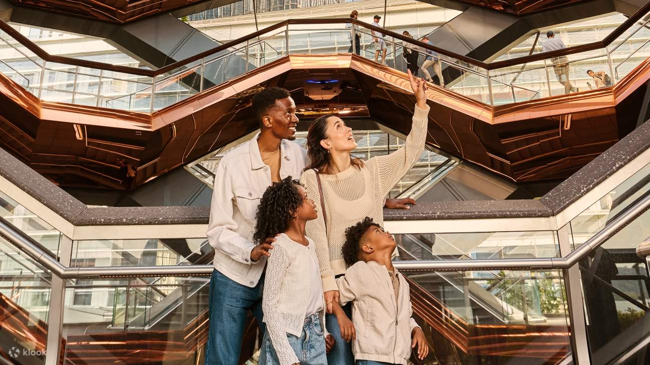 Запечатлейте панораму города с Vessel, современного архитектурного чуда Нью-Йорка