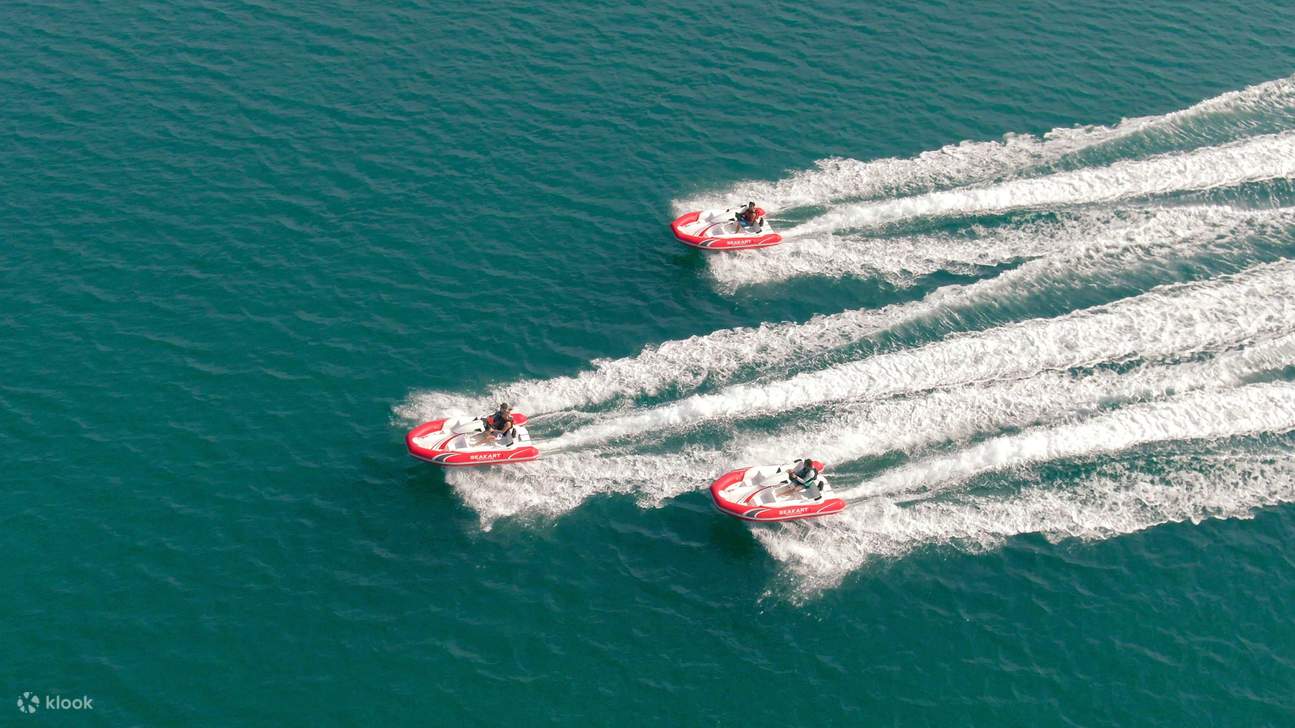 แหวกว่าย เร่งความเร็ว และชม ดูไบ อย่างที่ไม่เคยเห็นมาก่อน!