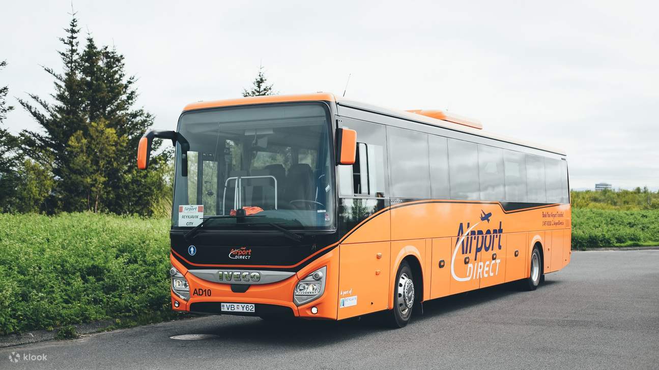 SmartBus将会接您，然后在雷克雅未克航站楼换乘机场快线前往机场！