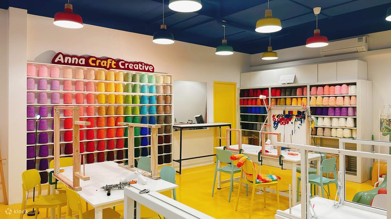 Diseño interior de estudio de tufting