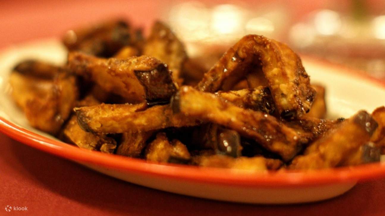 フラメンコショーの開演前に、美味しいスペイン料理のディナーをお楽しみください。