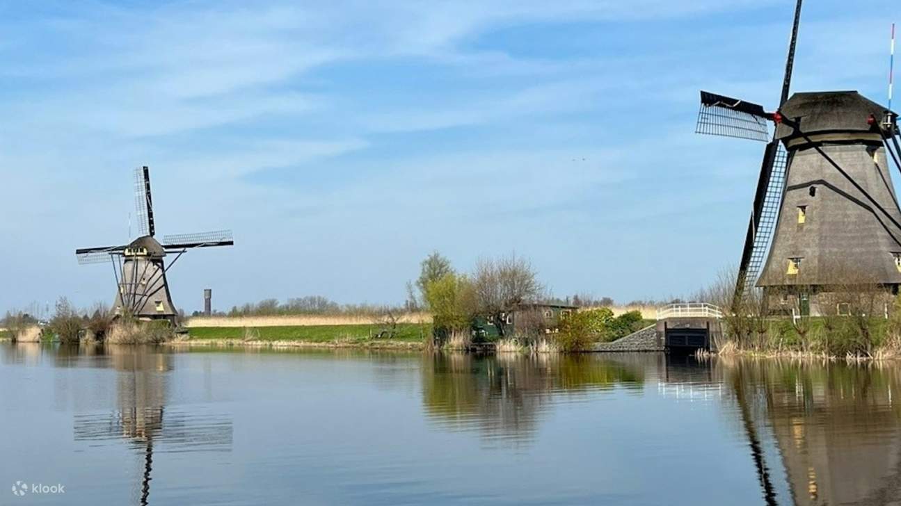 Osserva le forme della città dissolversi nella calma della natura lungo questo viaggio panoramico