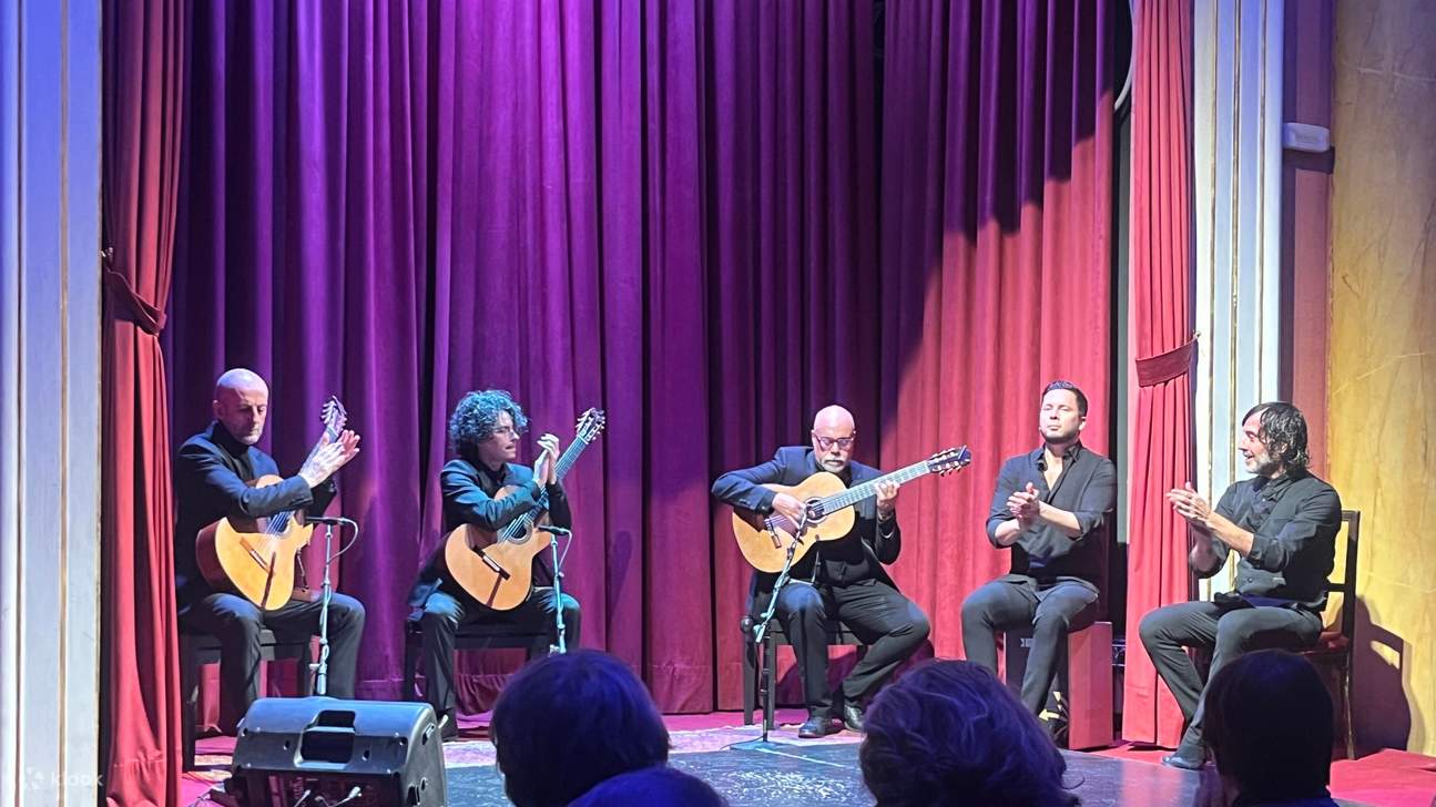 バルセロナ王立芸術サークルでのギター・トリオ・ショー