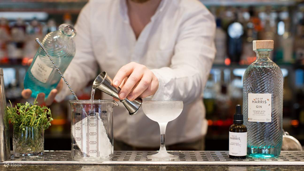 Pengalaman mencicipi haggis Skotlandia dengan wiski & gin di Edinburgh