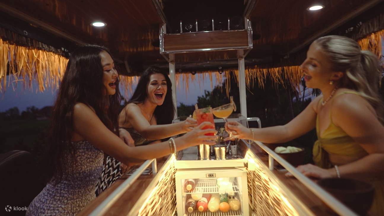 Chuyến tham quan pha chế TikiBus Ubud