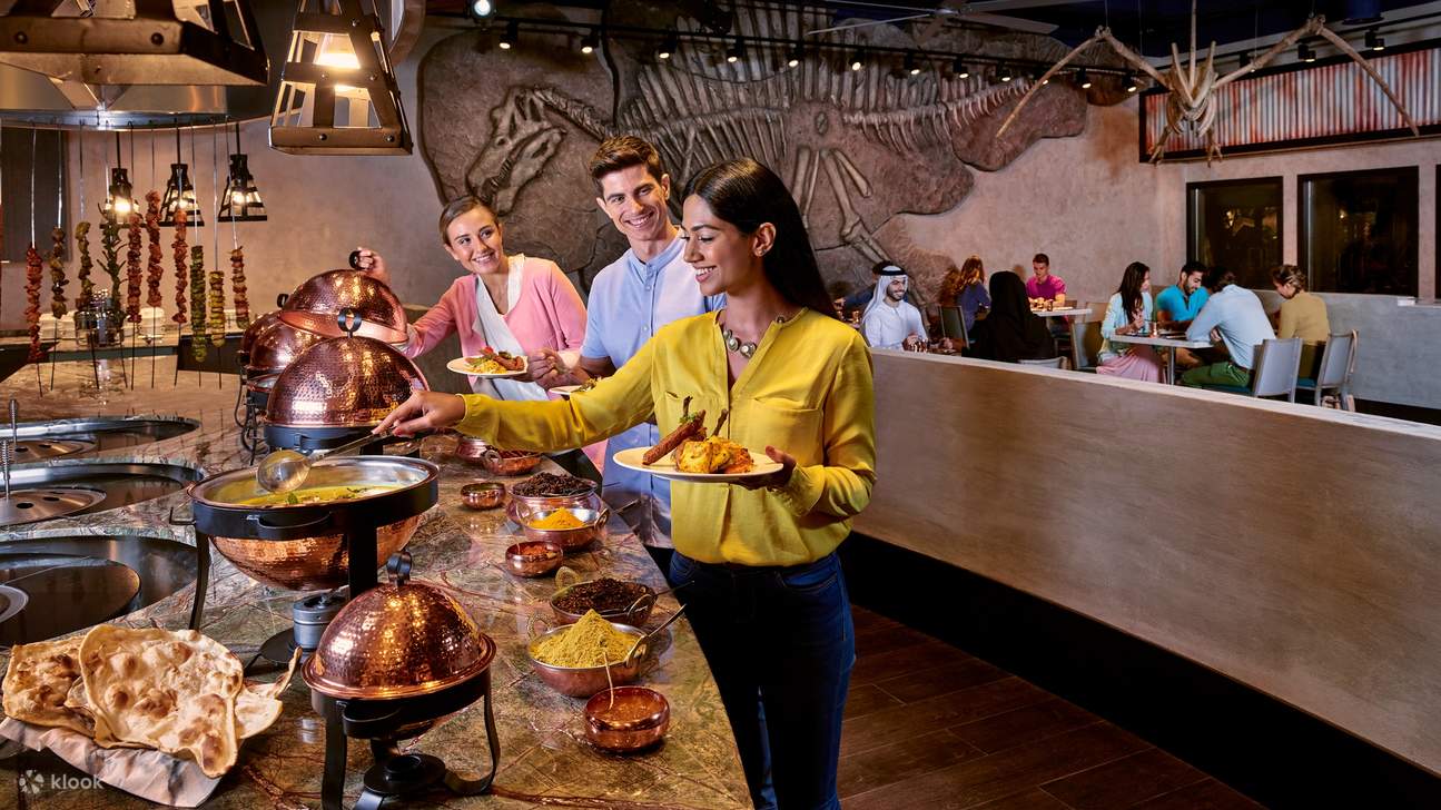 Покорите головокружительные повороты и дикие виражи под эхо смеха, разносящееся в воздухе.