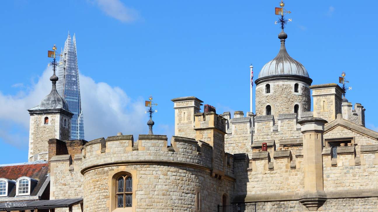 Steigen Sie am Tower of London aus und entdecken Sie Geschichten von Königen und Geheimnissen