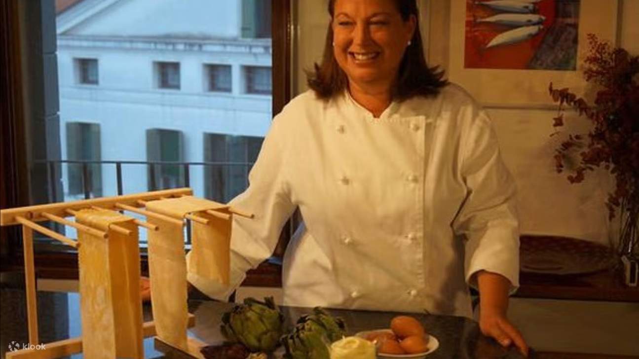 따뜻하고 편안한 가정집에서 베네치아의 정통 요리를 배우고 맛보며 특별한 시간을 보내세요.