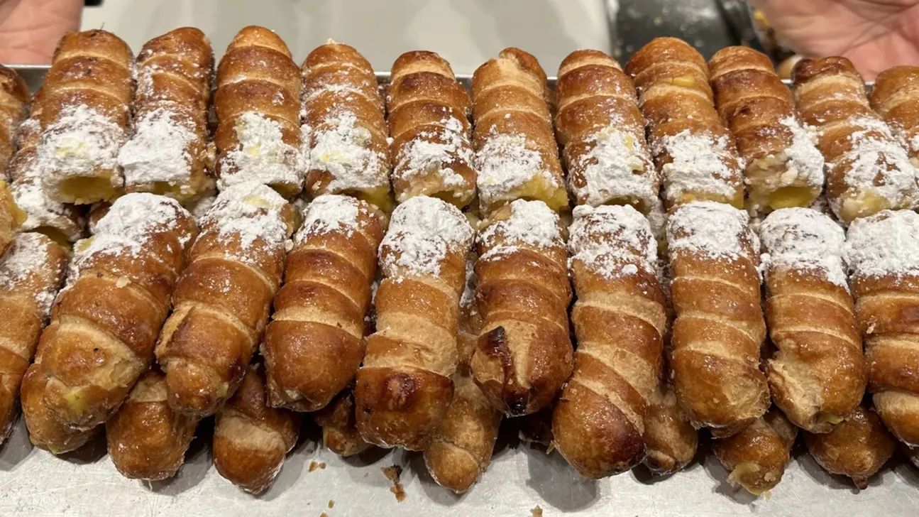 Taste the culinary delights of Milan, where tradition meets modern street food innovation!