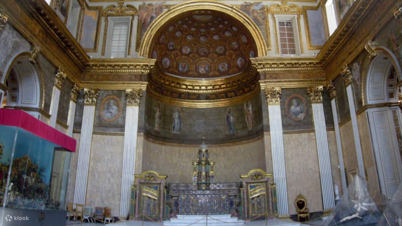 Ammira la divina arte: la splendida cappella del Palazzo Reale di Napoli, ricca di storia