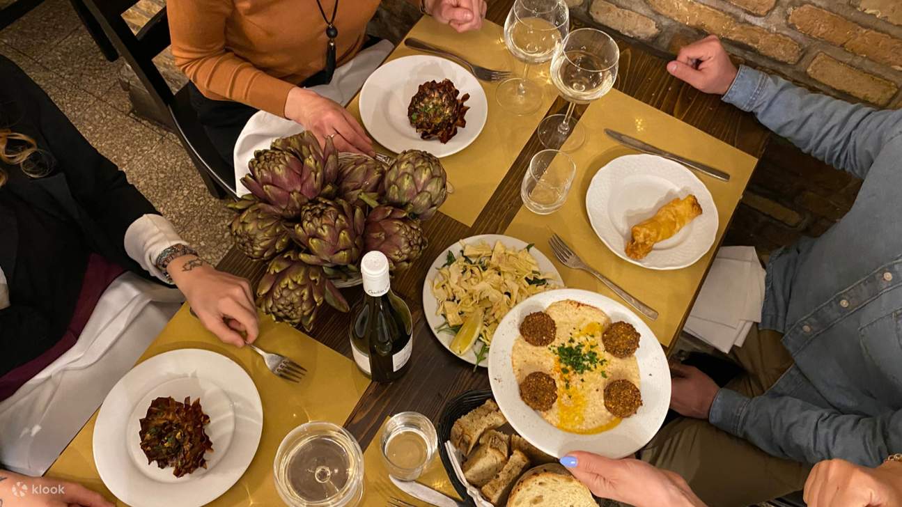 Traditional tasting dinner with locals in Jewish Ghetto of Rome