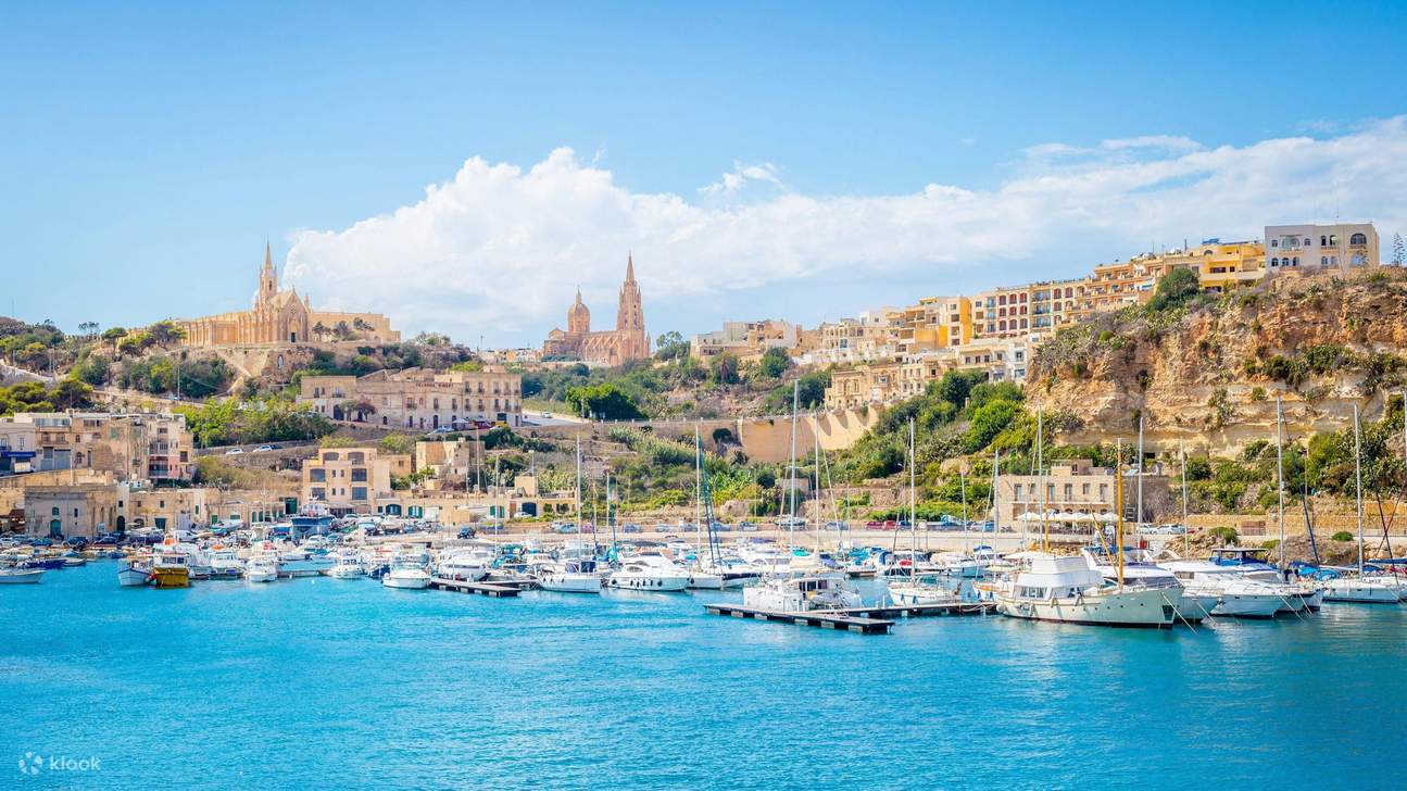 Naik dan turun bas Gozo 