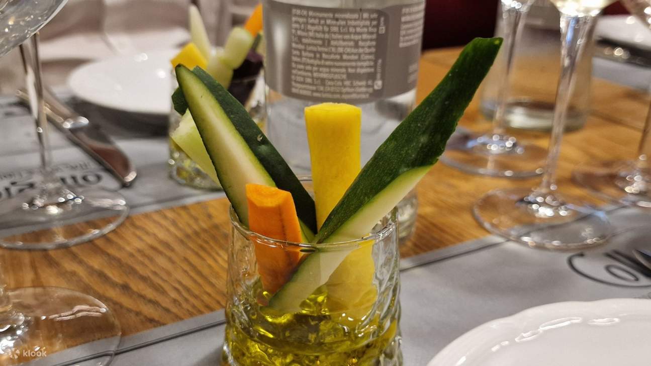 Degustación de vino italiano y aceite de oliva con maridaje en Roma