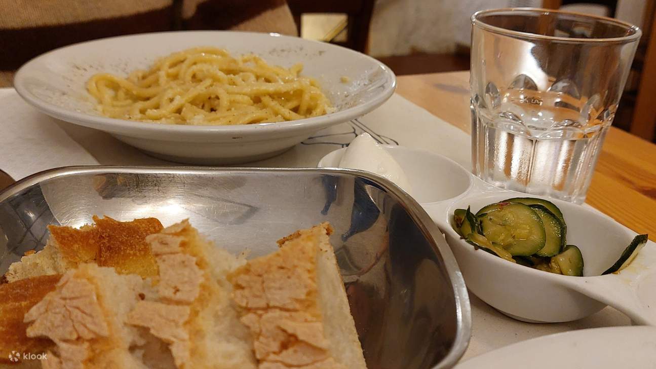 Traditional tasting dinner with locals in Jewish Ghetto of Rome