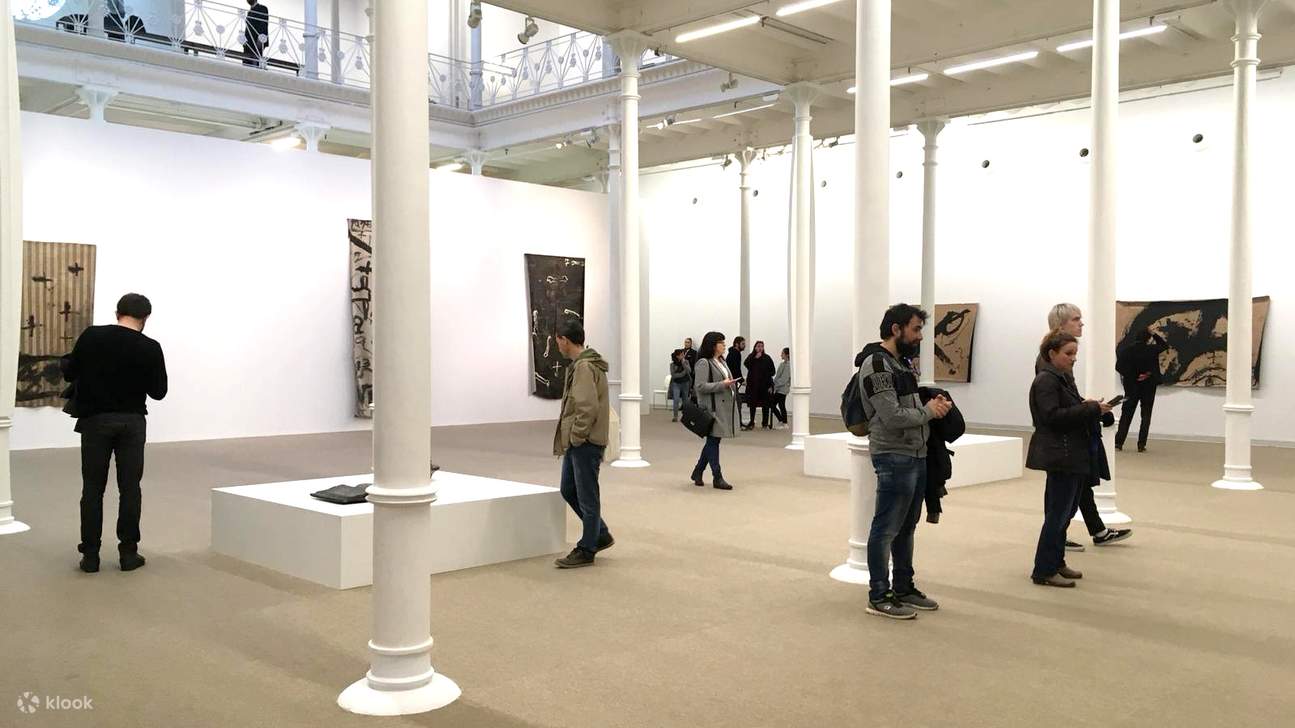 バルセロナ　アントニ・タピエス美術館チケット