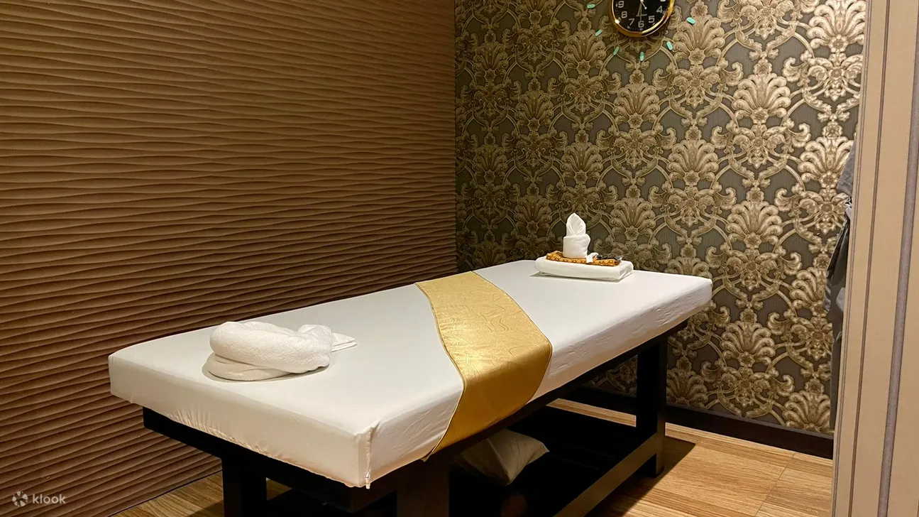 曼谷 Grand 5 Hotel & Plaza 体验 Lek 按摩和水疗中心