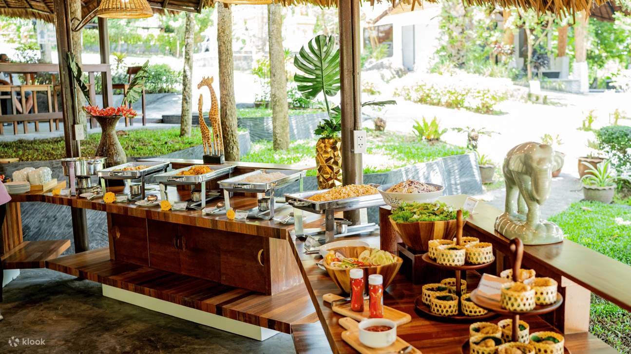 Cuisine thaïlandaise et internationale et fruits de saison