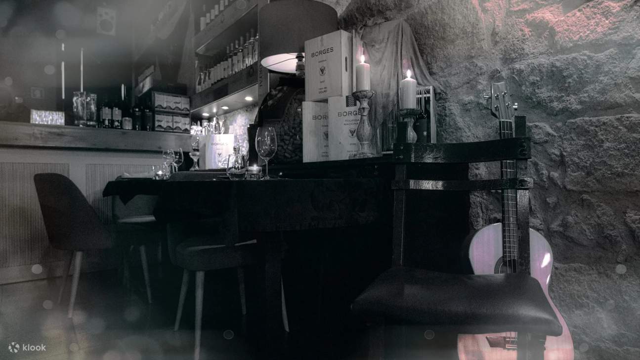 Dîner-spectacle de fado et visite nocturne