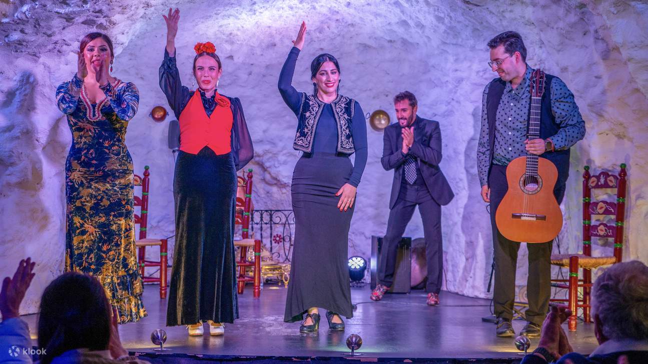 Các nghệ sĩ tài năng mang đến một trải nghiệm flamenco đích thực và thú vị đầy lôi cuốn