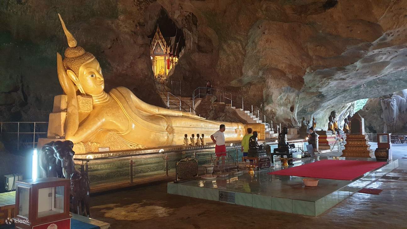 Il grande Buddha nella grotta