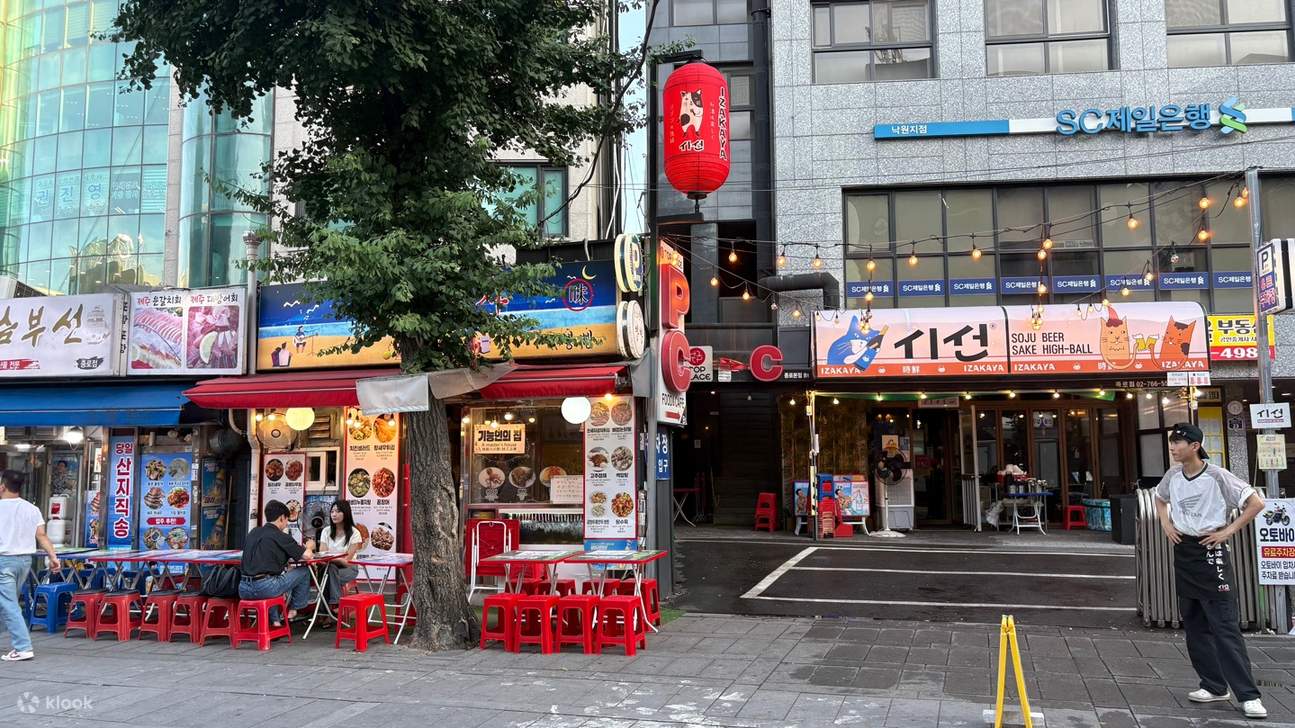 Midnight Pocha Crawl: The Real Korea Begins After Dark