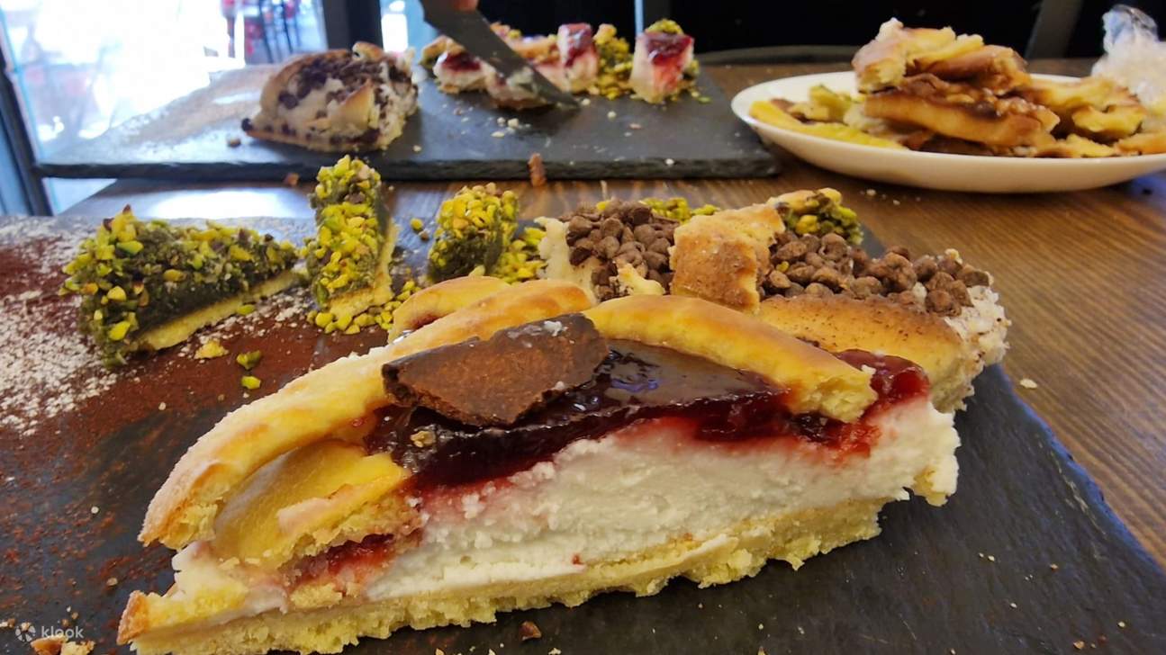 Cena di degustazione tradizionale con gente del posto nel Ghetto ebraico di Roma