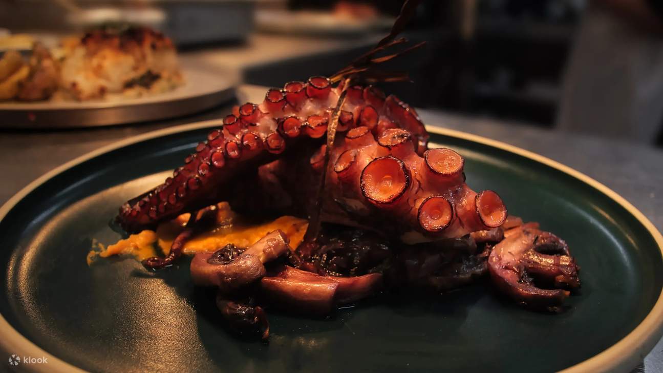 Dîner-spectacle de Fado et visite nocturne