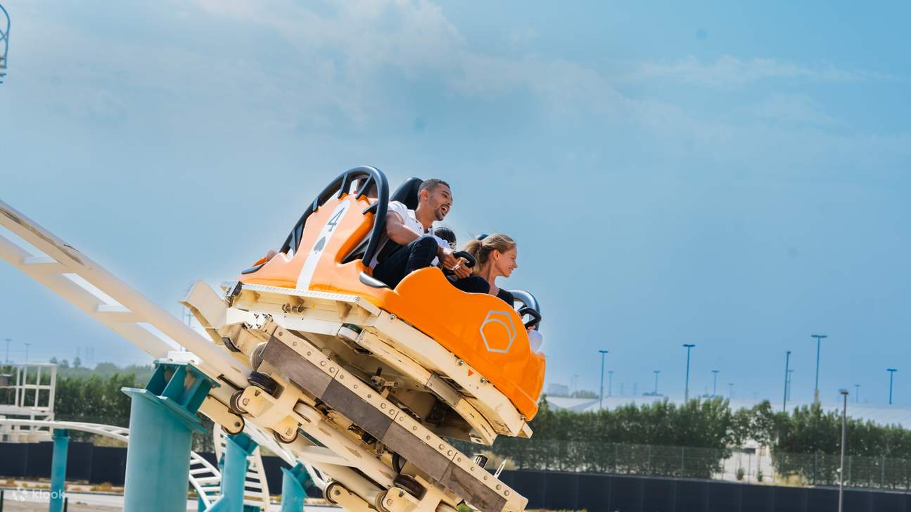 รวมพลพรรค แล้วมาปล่อยเสียงหัวเราะ สนุกสุดเหวี่ยง และสร้างช่วงเวลาสุดอลังการไปด้วยกัน