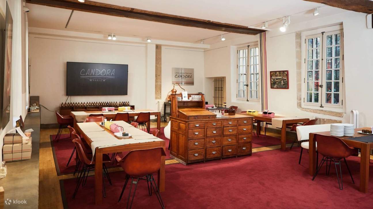 Bengkel Penciptaan Minyak Wangi di Paris