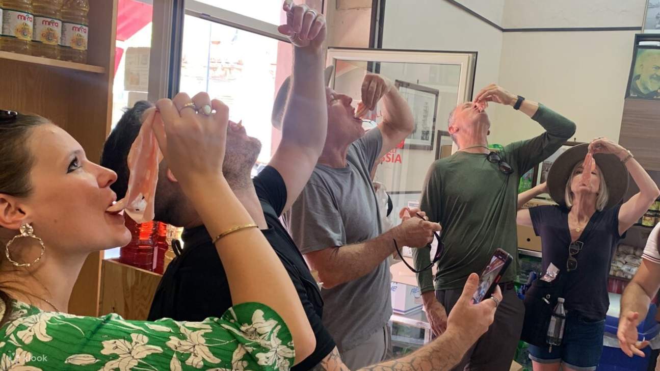 Cooking class with Ortigia market tour in Siracusa