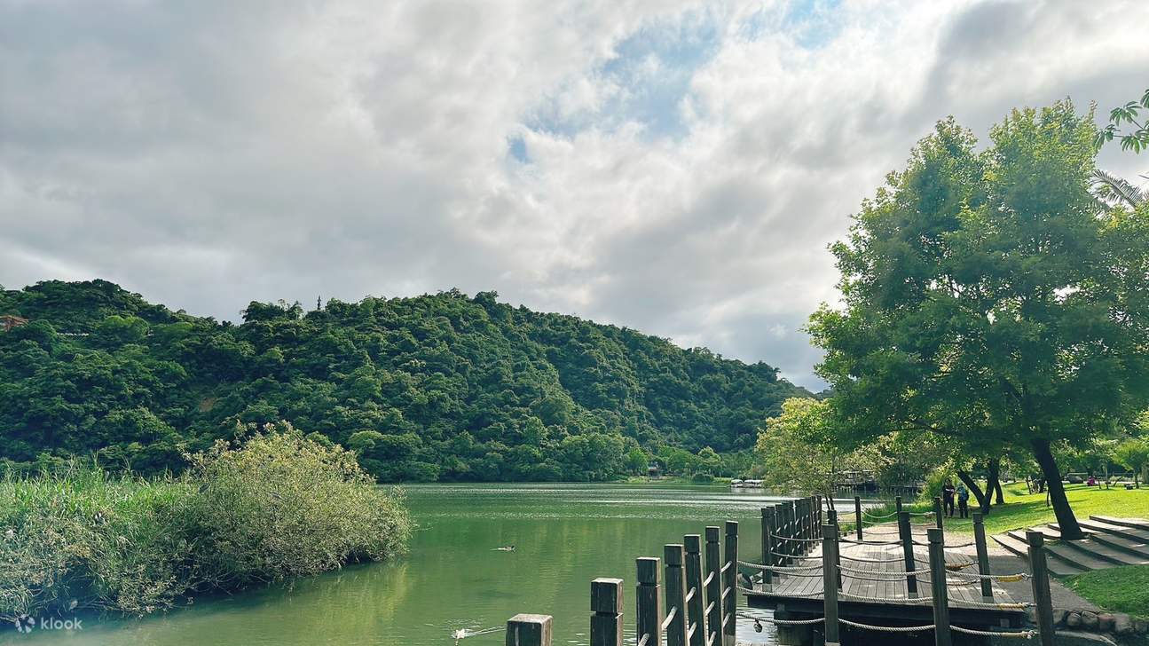 天ㄟ露营车：梅花湖景