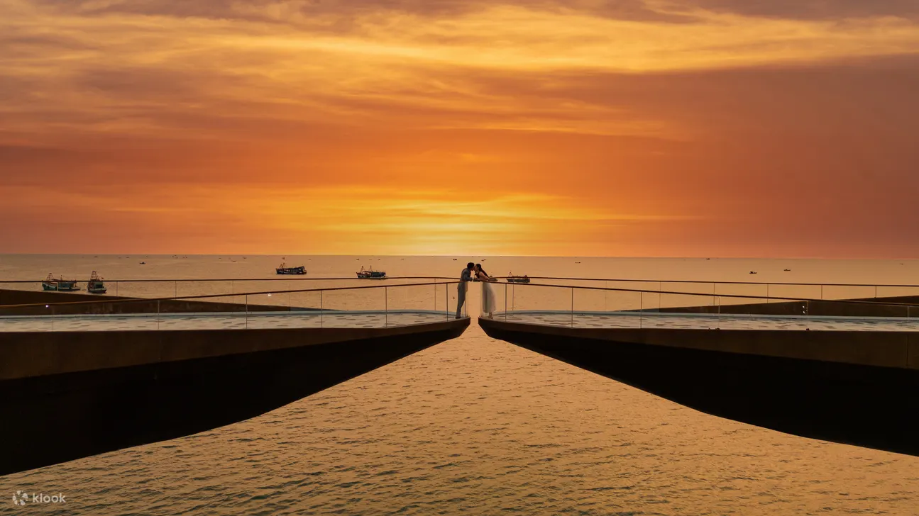 Sunset town, kiss the star, kiss of the sea