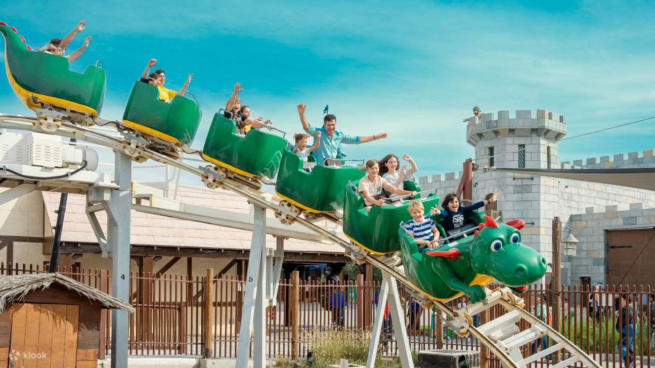 Откройте для себя волшебные земли, где фантазия и веселье идут рука об руку.