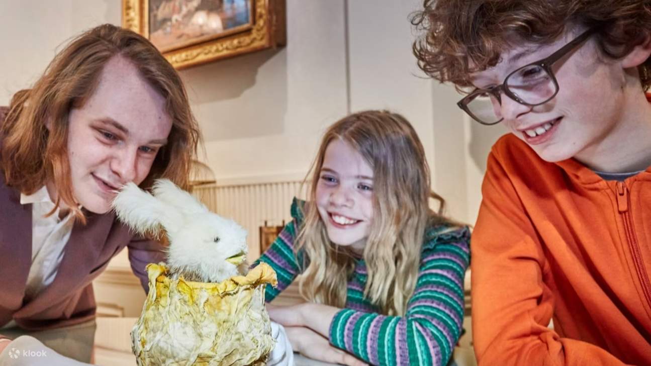 Đưa con bạn vào một hành trình kỳ diệu thông qua các triển lãm thú vị và mang tính giáo dục