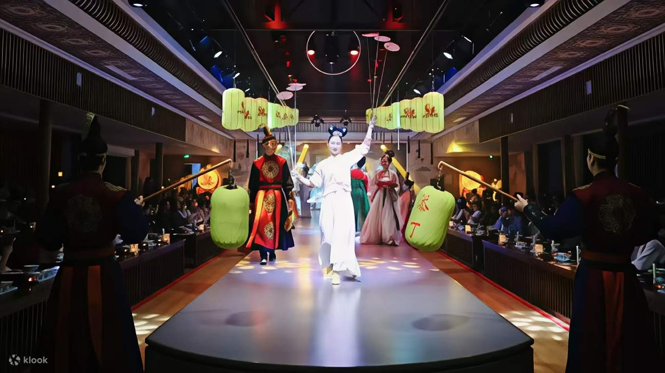 洛阳《龙门宴乐》沉浸式体验千年盛世隋唐宫廷盛宴（帝王同款宫廷宴会场景+唐风乐舞表演+宫廷御膳小吃+可选古代服装换装体验）