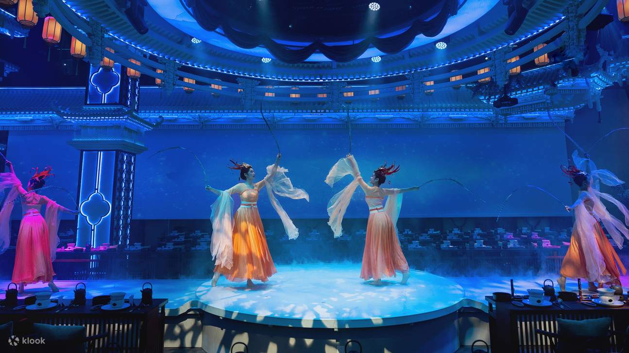 Нанкинский поэтический банкет (иммерсивная историческая обстановка + выставка старинной поэзии и музыки + поэтическое пение во время банкета + сезонные свежие ингредиенты, приготовленные с душой + возможность примерить старинные костюмы)