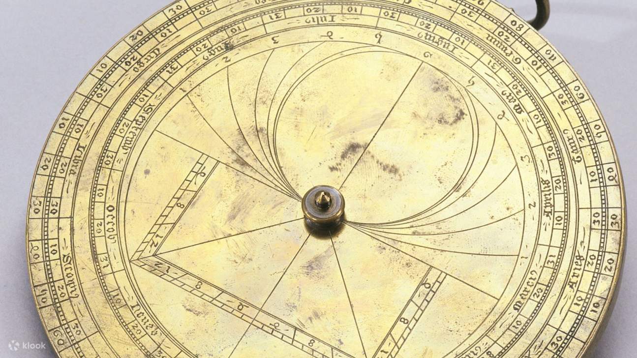 Откройте для себя технологические чудеса истории в музее-мастерской, полном творчества и любознательности