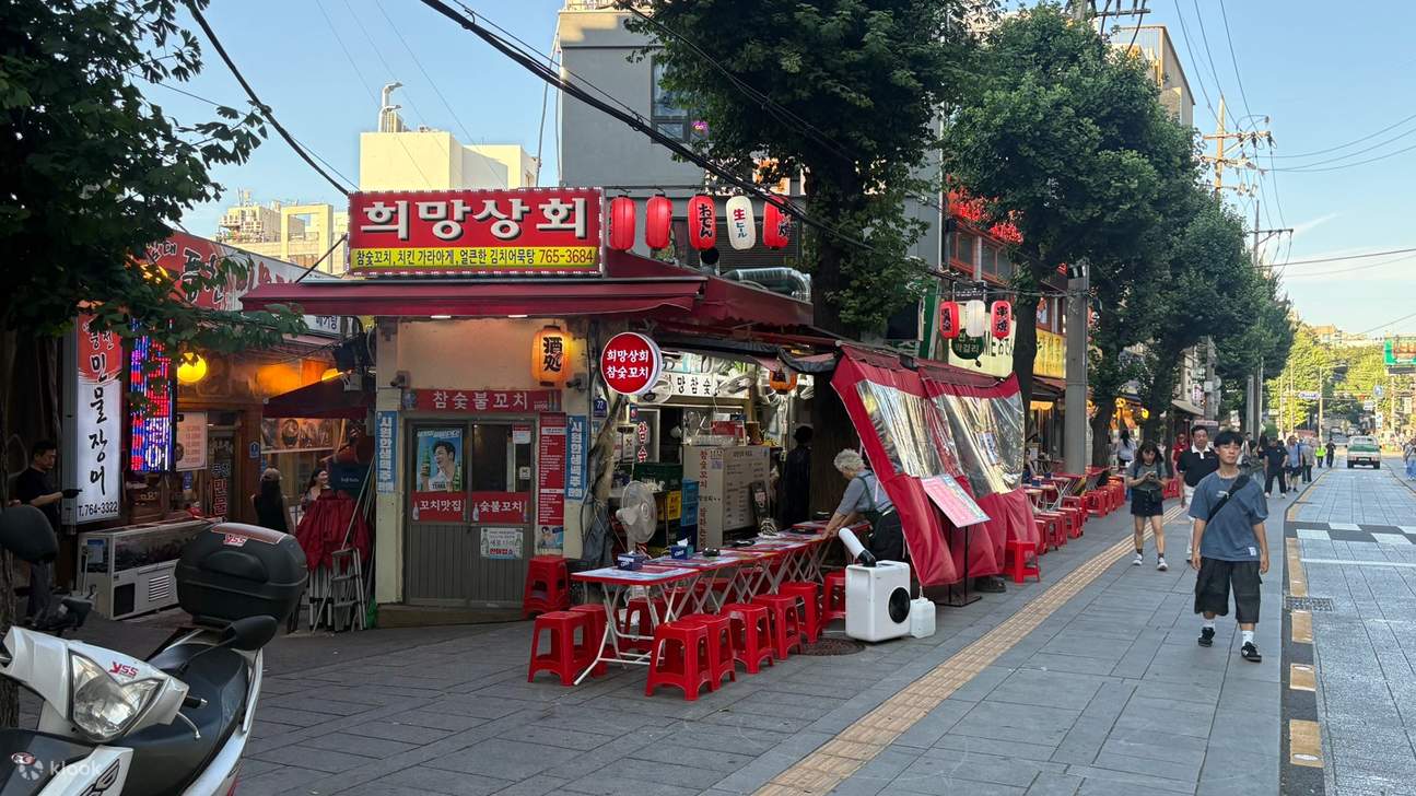 このツアーでは、世界中からの旅行者仲間と出会い、韓国独特の屋台文化（ポジャンマチャ）を体験できます。
市内でも人気のスポットを訪れ、おいしい地元料理を注文して、楽しい交流を深めましょう。