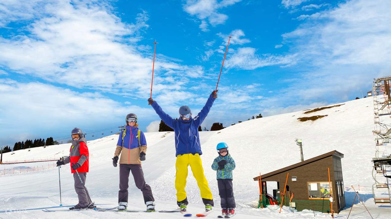 Excursion d'une journée à la station de ski de Hakodateyama au départ d'Osaka