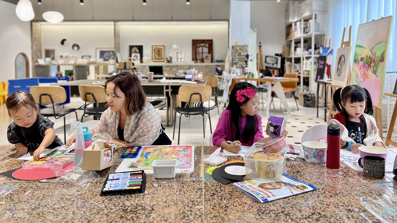 초크 앤 펜슬 아트 카페 @ 뉴 바흐루