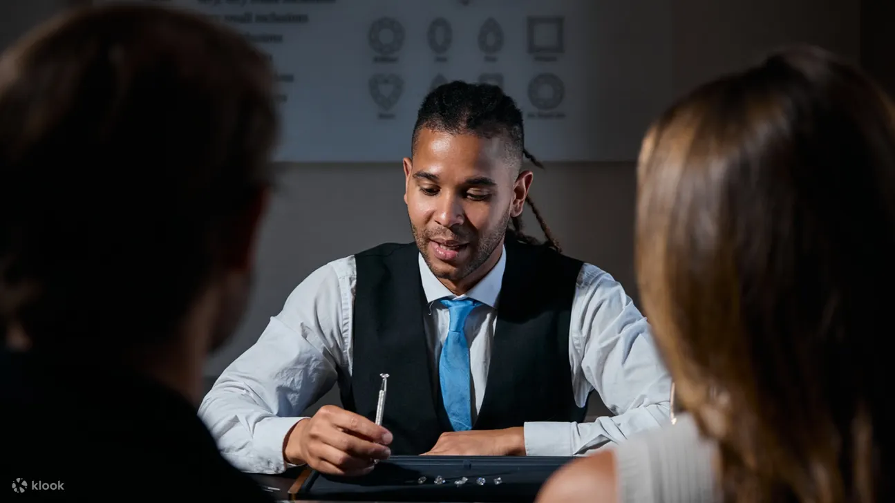 参加免费钻石之旅，一睹幕后工艺制作过程