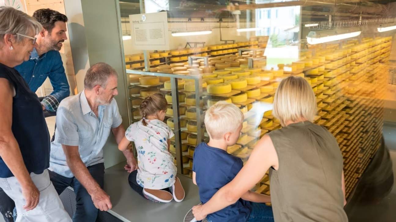 Chiêm ngưỡng vẻ đẹp của vùng Appenzellerland ở góc nhìn 360° với tầm nhìn hoàn hảo qua ống nhòm