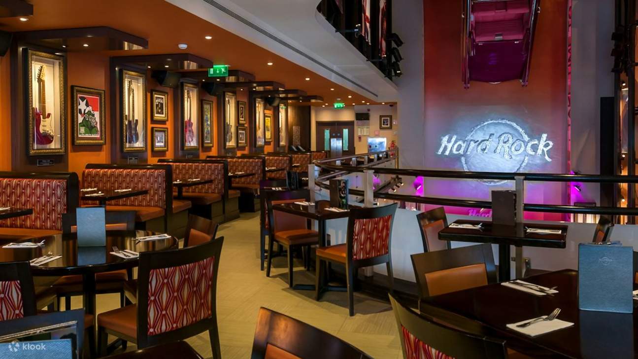 อิ่มอร่อยกับอาหารรสเลิศในบรรยากาศที่เต็มไปด้วยความตื่นเต้น