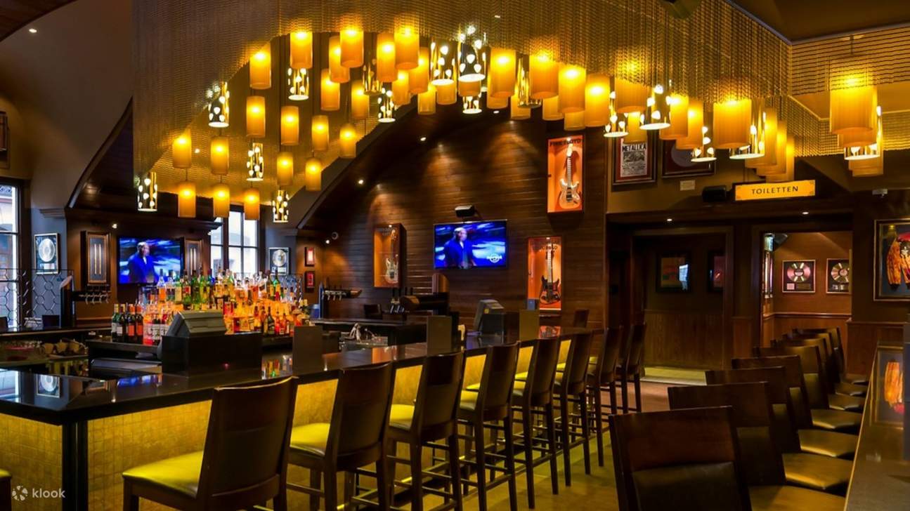 Suasana yang baik, makanan yang hebat, dan muzik legenda di Hard Rock Munchen