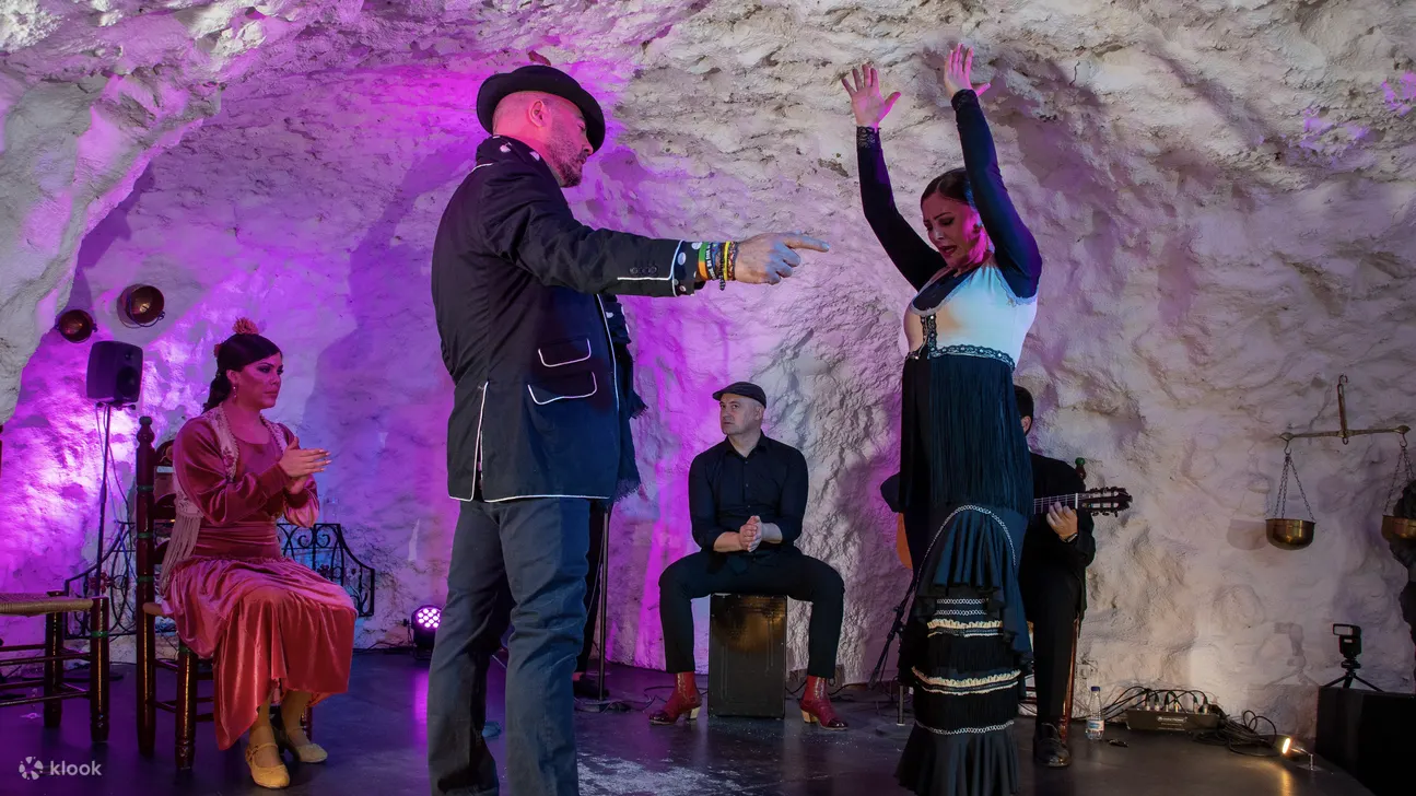 Savor the flavors of Andalusia with delicious food during the flamenco show