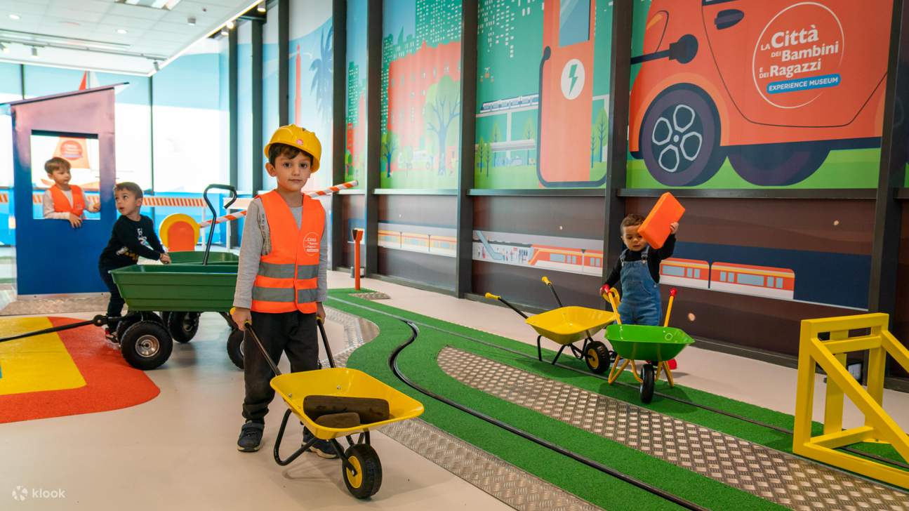 Descubre un mundo de diversión y aprendizaje para niños con exposiciones interactivas y prácticas.