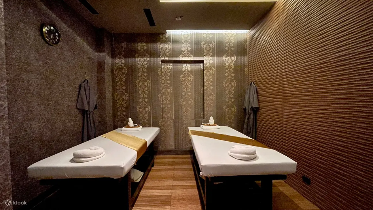 曼谷 Grand 5 Hotel & Plaza 体验 Lek 按摩和水疗中心