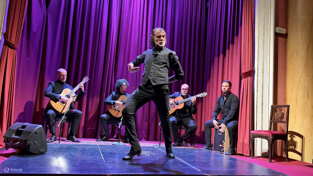 バルセロナ王立芸術サークルでのギター・トリオ・ショー