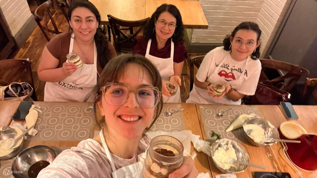 เรียนรู้เทคนิคดั้งเดิมจากเชฟผู้เชี่ยวชาญใน เวิร์กชอป ที่สนุกสนานและลงมือปฏิบัติจริง